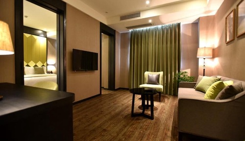 Suite (Annex)
