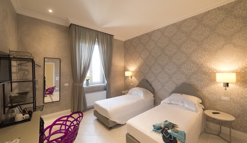 Habitación clásica con 2 camas individuales