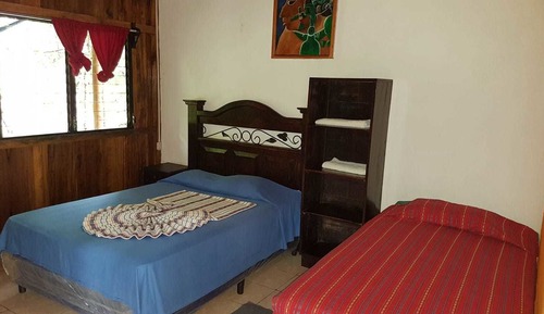 Habitación triple estándar, baño privado (1 Double and 1 Single Bed )