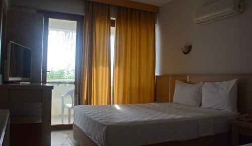 Habitación estándar con 1 cama doble o 2 individuales, no fumadores, vistas a la ciudad