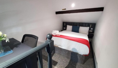 2 Bed Suite with Balcony