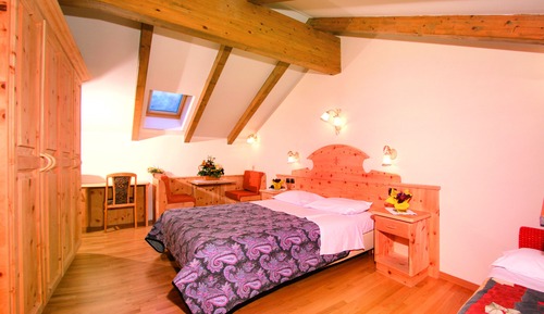 Habitación clásica con 1 cama doble o 2 individuales