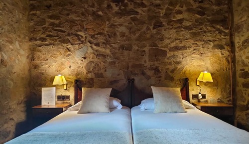 Habitación estándar doble, 1 cama doble o 2 individuales, vistas a la montaña