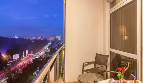 Suite ejecutiva, 1 cama de matrimonio grande, balcón, con vistas