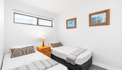 Apartamento económico, 2 habitaciones, vistas parciales al mar