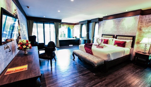 Deluxe Room with Jacuzzi