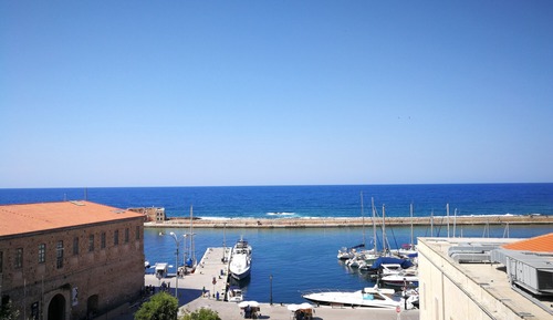 Family House, Sea View
