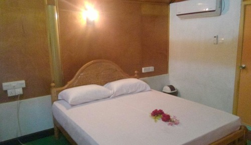 Habitación básica doble, 1 cama doble, vistas al jardín