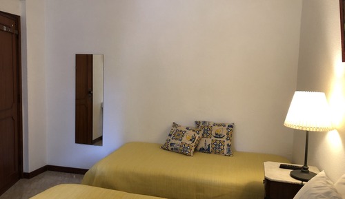 Suite Premium, baño privado (Monserrate room)