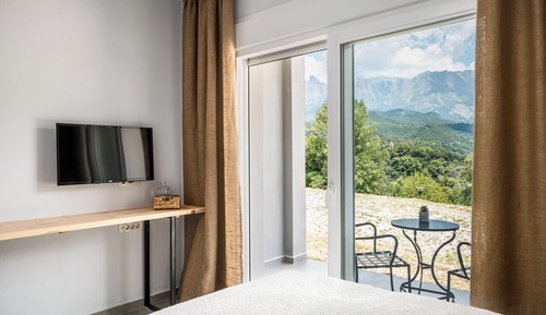 Habitación superior, 1 cama de matrimonio, vistas a la montaña, en edificio anexo