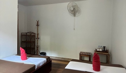 AC Twin Room