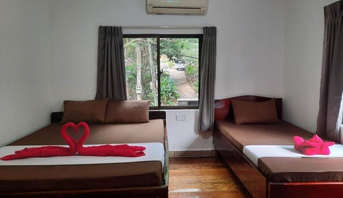 AC Triple Room