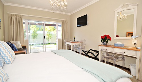 Deluxe Room with walk-in shower