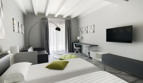 Suite junior, balcón, vistas al jardín