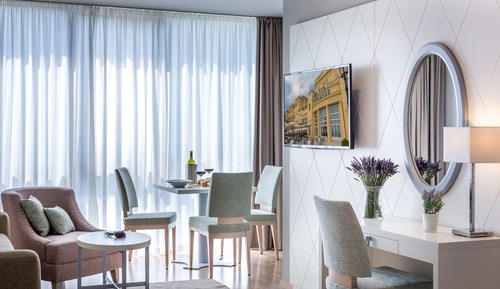 Studio Apartment