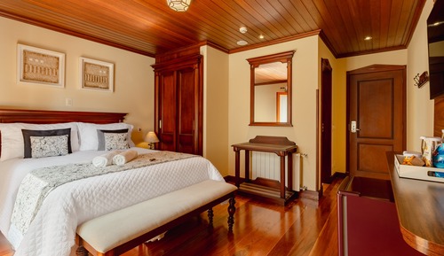 Habitación triple Deluxe, planta baja