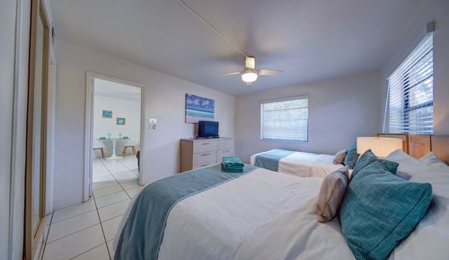 One Bedroom Apartment Two Full Beds