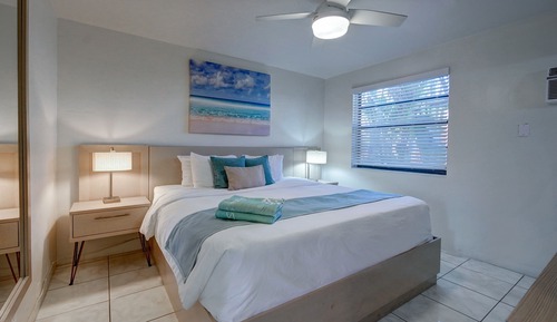 One Bedroom Apartment One King 