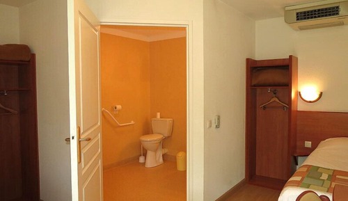 Habitación con 2 camas individuales, accesible para personas con discapacidad