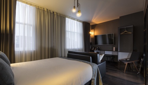 Estudio superior, 1 cama de matrimonio con sofá cama