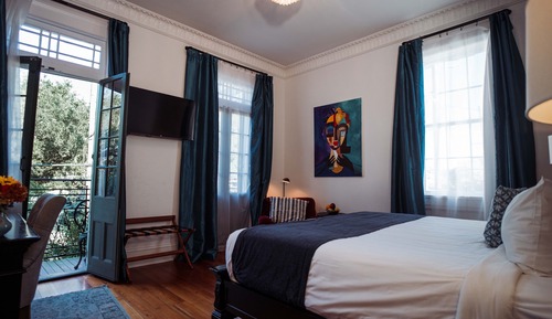 Habitación, 1 cama de matrimonio grande, balcón (Frenchmen)