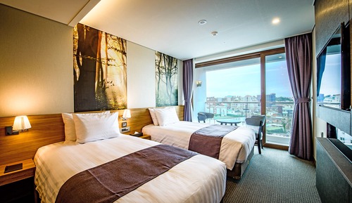 Habitación estándar con 2 camas individuales (Breakfast for 1 + 2 Draft Beers)