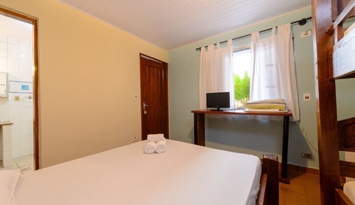 Quarto Quadruplo com estacionamento