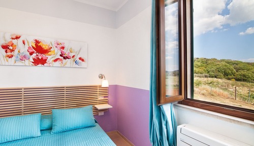 Habitación doble superior, 1 cama de matrimonio, baño privado, vistas al viñedo