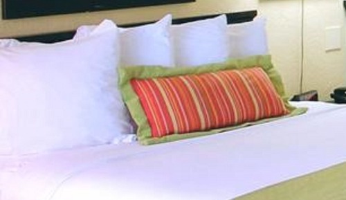 Habitación estándar doble, 2 camas de matrimonio (2nd Floor, Stair Access Only)