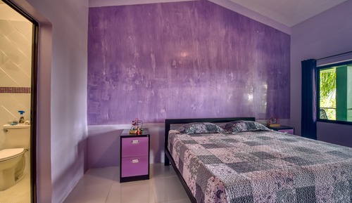 9 PURPLE ROOM King Bed