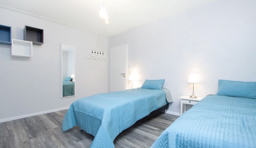 Habitación con 1 cama doble o 2 individuales, balcón
