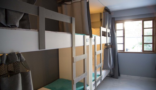 Dormitorio compartido, dormitorio mixto