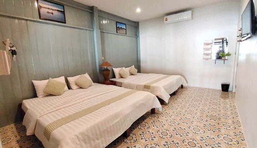 Habitación cuádruple familiar, no fumadores, baño privado