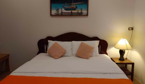 Habitación superior, 1 cama de matrimonio grande, no fumadores, baño privado