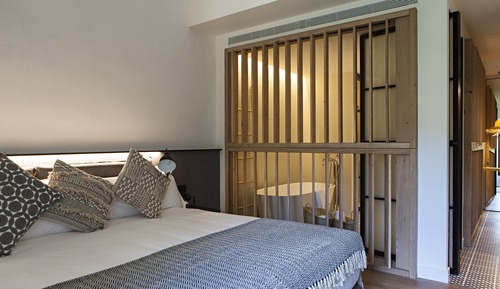 Habitación superior con 1 cama doble o 2 individuales
