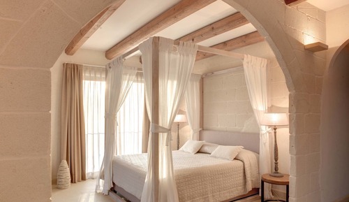 Suite Deluxe, bañera de hidromasaje, vistas al jardín