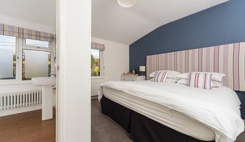 Habitación estándar con 1 cama doble o 2 individuales