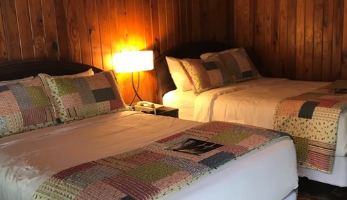 Habitación estándar doble, 2 camas dobles (The Mountain Dream Room)
