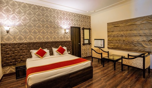 Habitación Premium con 1 cama doble o 2 individuales, 1 cama doble, baño privado, vistas al jardín