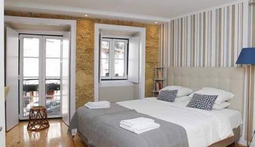 Habitación con 1 cama doble o 2 individuales, vistas al jardín
