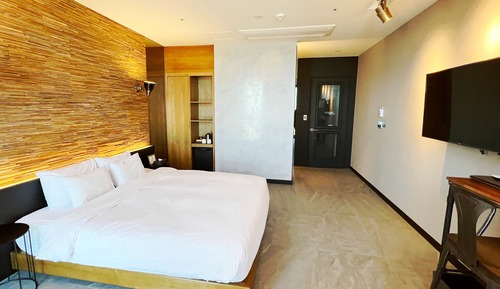Habitación estándar doble, no fumadores, vistas parciales al mar