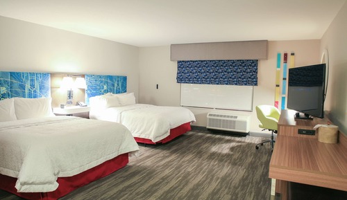 Habitación, 2 camas de matrimonio, accesible para personas con discapacidad (Mobility & Hearing)