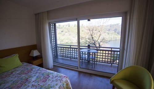 Habitación panorámica con 2 camas individuales, accesible para personas con discapacidad