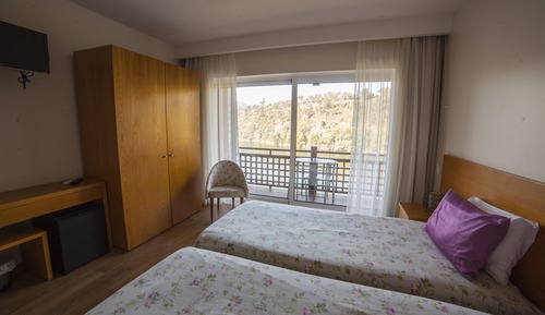 Habitación panorámica con 2 camas individuales, vistas al río