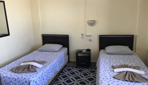 Habitación con 2 camas individuales
