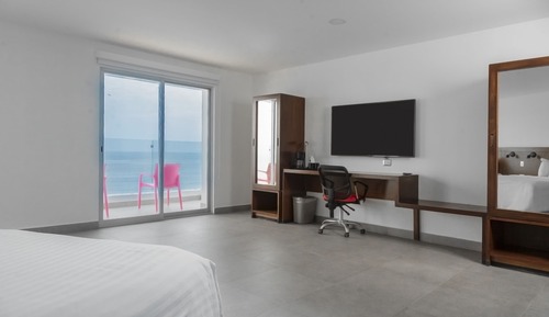 Suite estudio, 2 camas de matrimonio, no fumadores, balcón