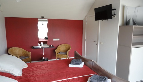 Habitación triple familiar, accesible para personas con discapacidad, en la zona del jardín