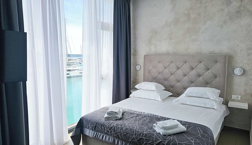 Studio with Sea View