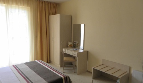 Estudio clásico, 1 cama doble con sofá cama