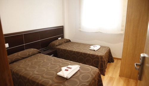 Habitación con 2 camas individuales